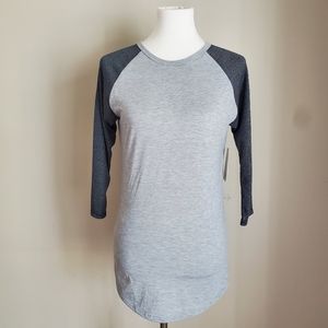 Elegant LuLaRoe XS Randy raglan top